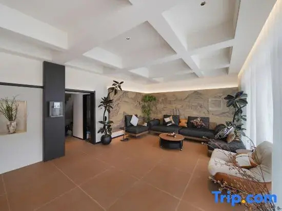 Yuyuan Homestay (Kaifeng Millennium City Park)