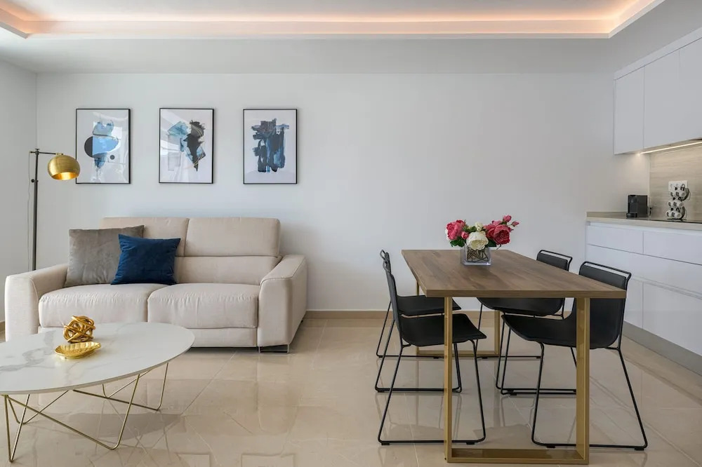Grand Horizon Luxury Boutique Suites