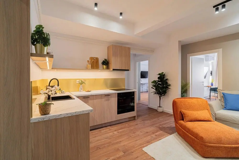 Playful & Trendy 2BR on Regina Elisabeta, Steps to Cismigiu Gardens | Bathtub & Boulevard Views