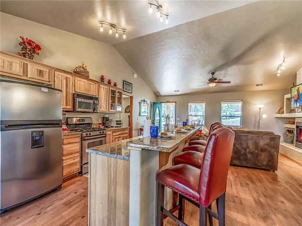 Deer Meadows, 3 Bedrooms, Wifi, Sleeps 8, Gas Grill, Hot Tub