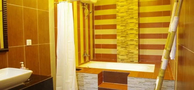 Ocean Breeze Hotel