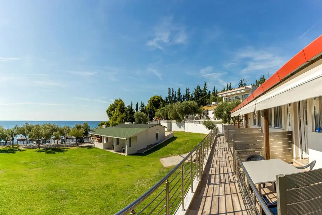 Paradisos Holiday