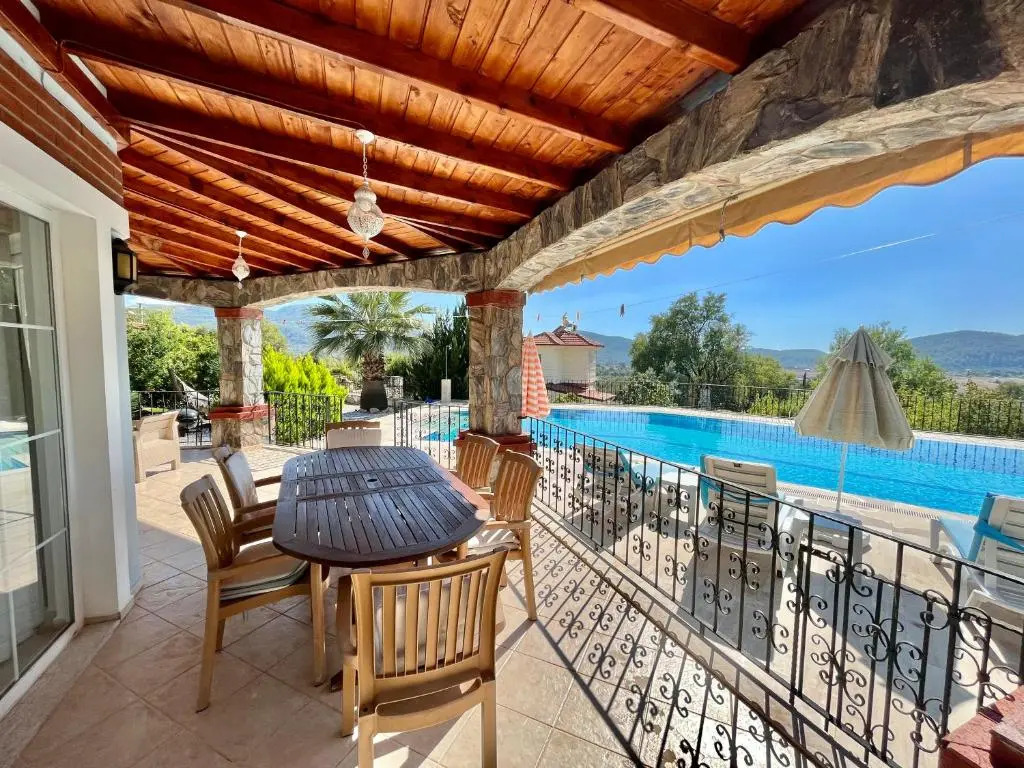 Private Pool - Private 1000m2 Garden, 4 Bedroom - 3 Bathroom - 8 Person, DETACHED Villas, Unlimited WiFi - Free Parking