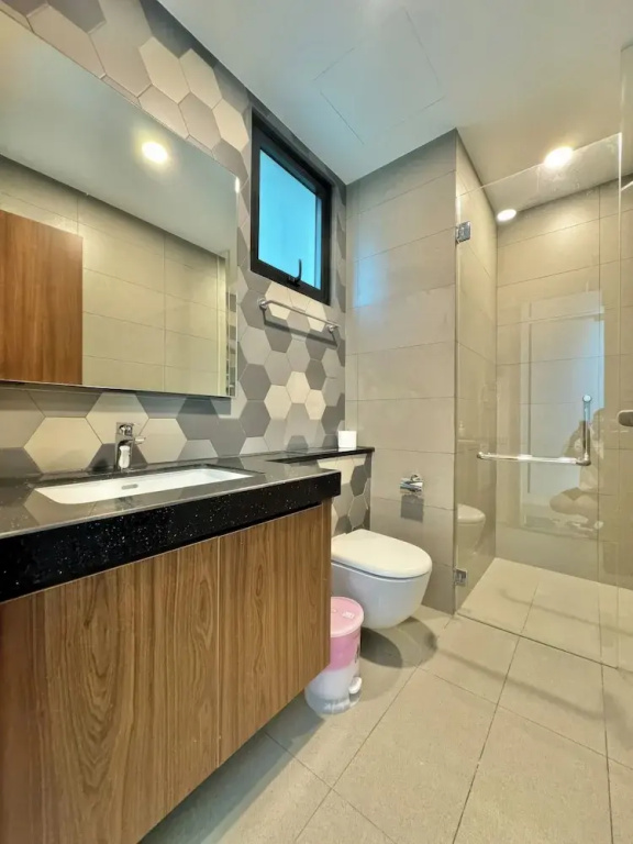 Homies Dedge Thao Dien Luxury Apartment