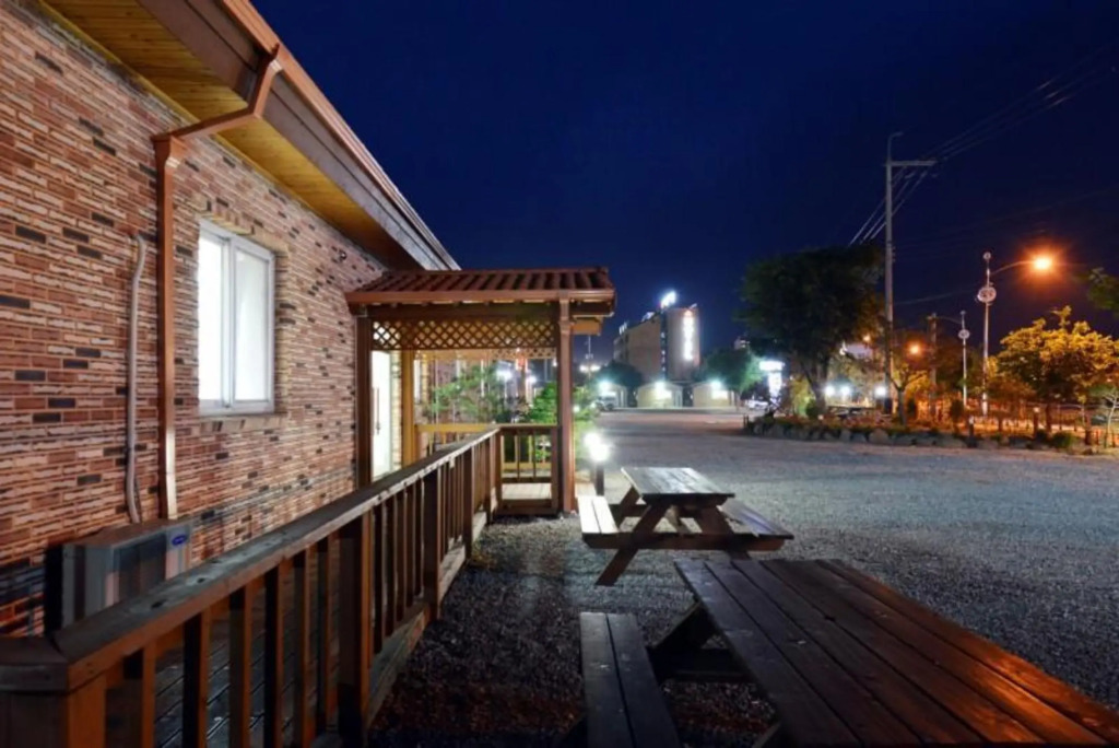 Yeoncheon Wanguijataek Pension(연천 왕의자택펜션)