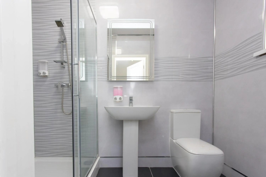 Heathrow Windsor Studios and rooms with free Wifi and Parking