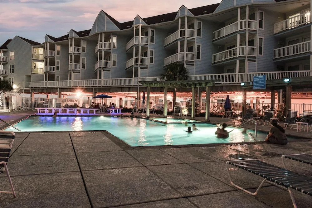 Seascape 1322 2 Bedroom Condo by RedAwning