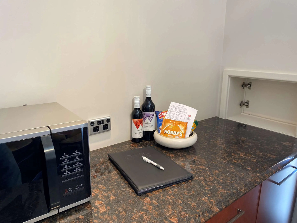 Best Western Plus All Settlers Motor Inn
