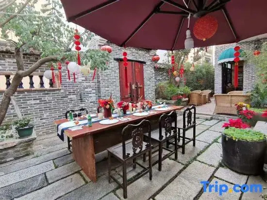 Sudi Courtyard