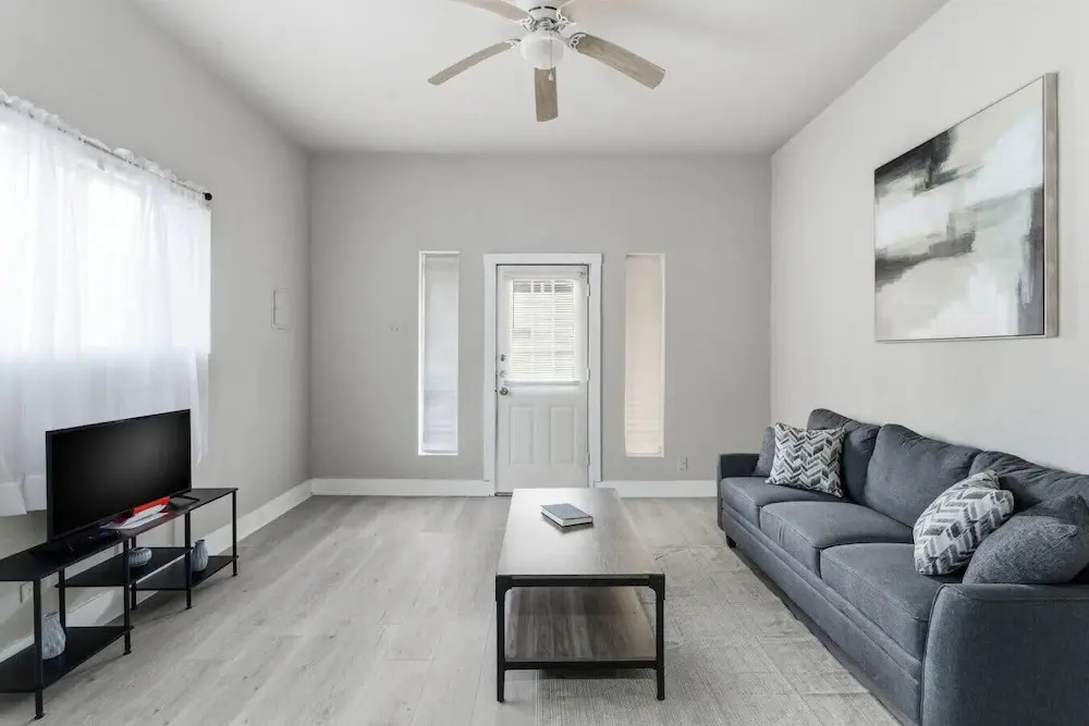 Spacious 2BR Duplex Near Downtown San Antonio