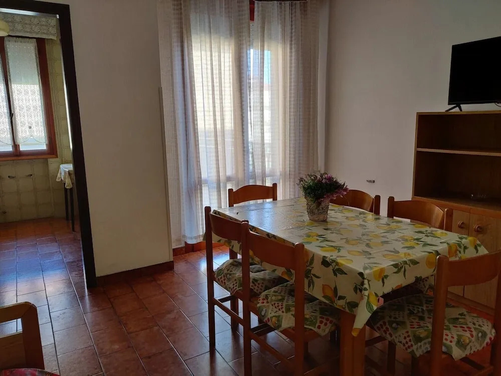 Spacious Apartment Close to the Beach