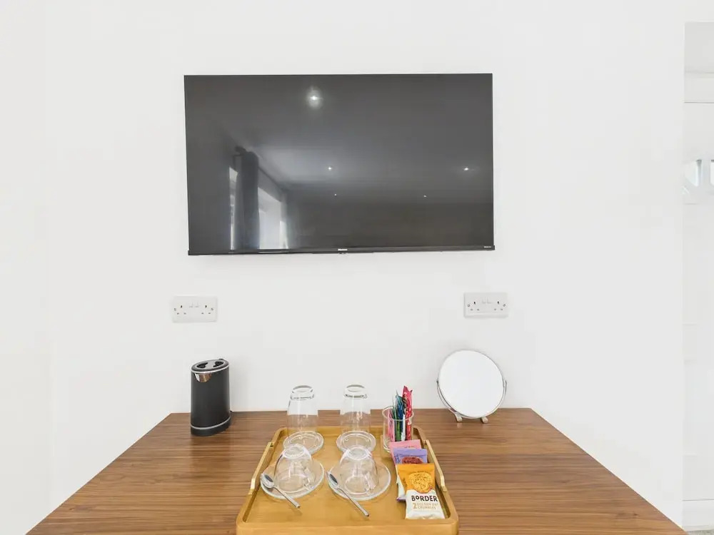 Central Guest Room - En-suite, Parking