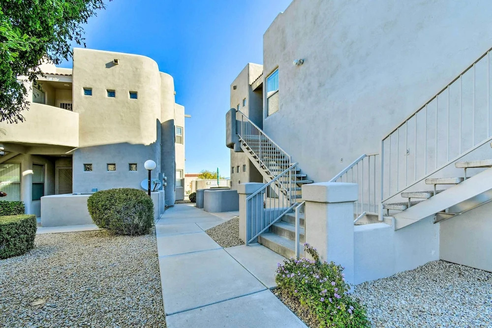 Pool Access: Mountain-view Condo in Fountain Hills