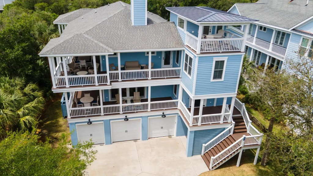 719 Sea Dragon Ln