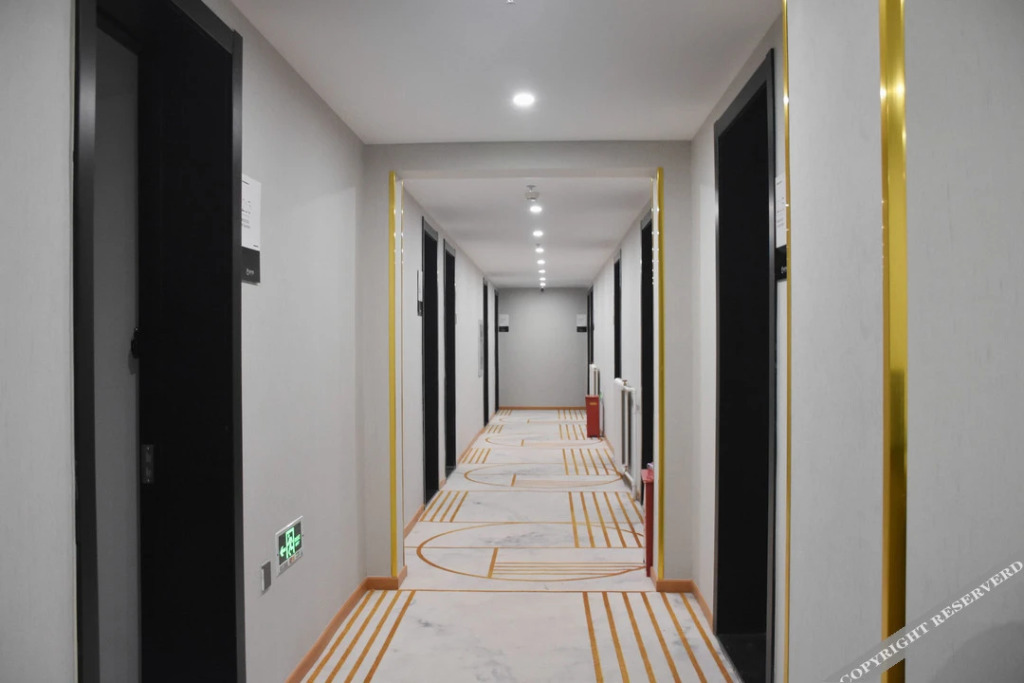 SpaceBox Hotel