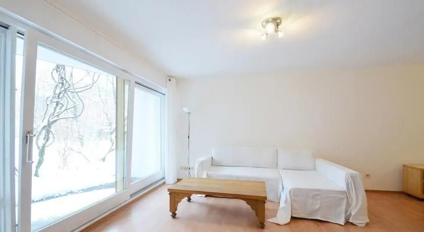Nanuk Apartment 2