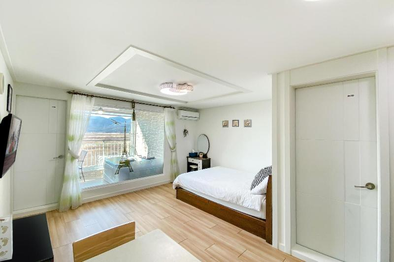 Ganghwa Noeldamunspa Pension