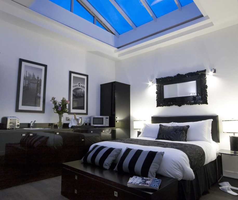 Strozzi Palace Suites by Mansley