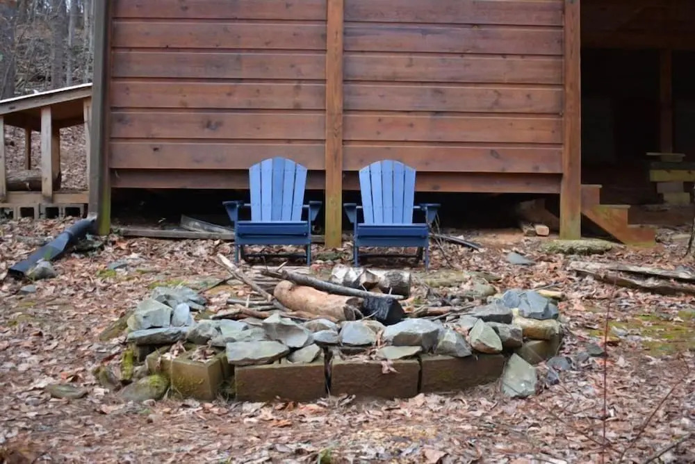 Cheery Dog Cabin