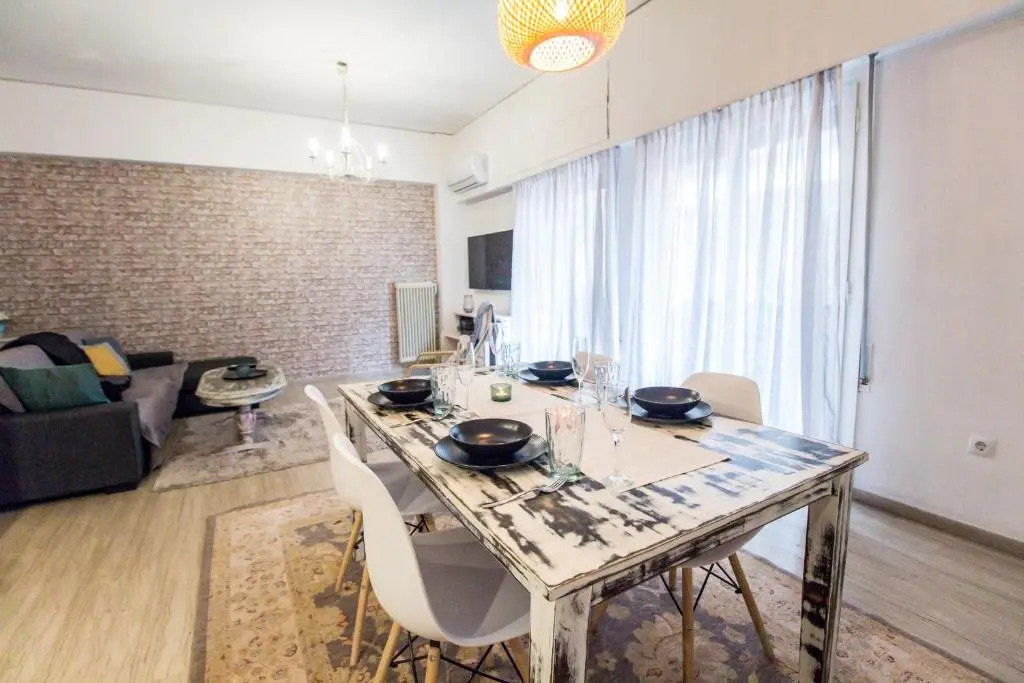 Stylish apt in Athens center