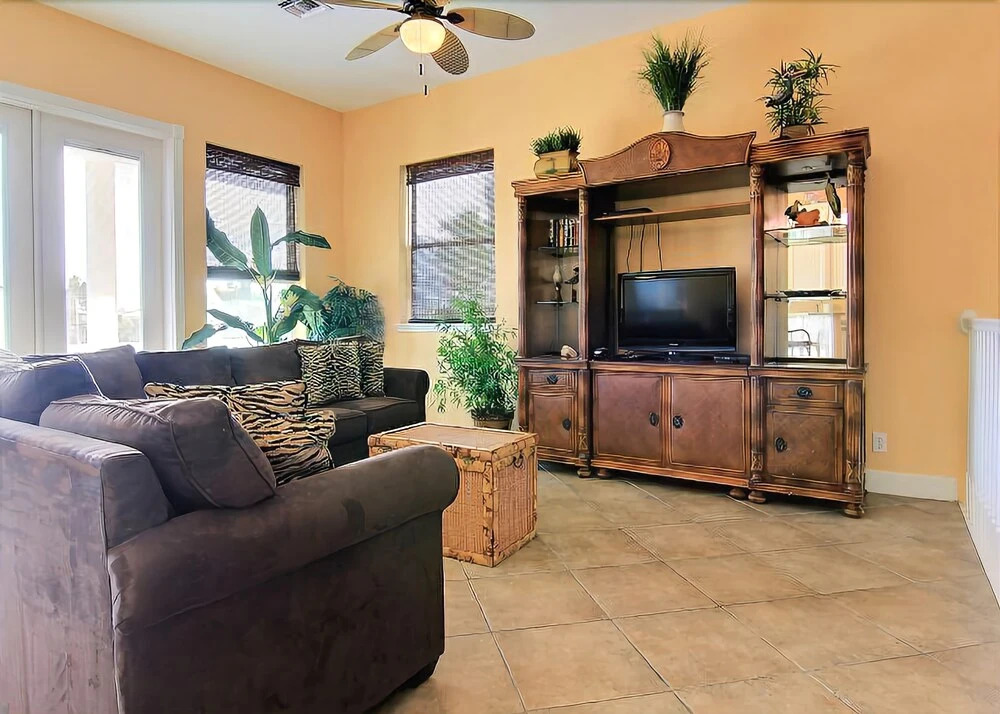 Villa Laguna - 4 Br home by RedAwning