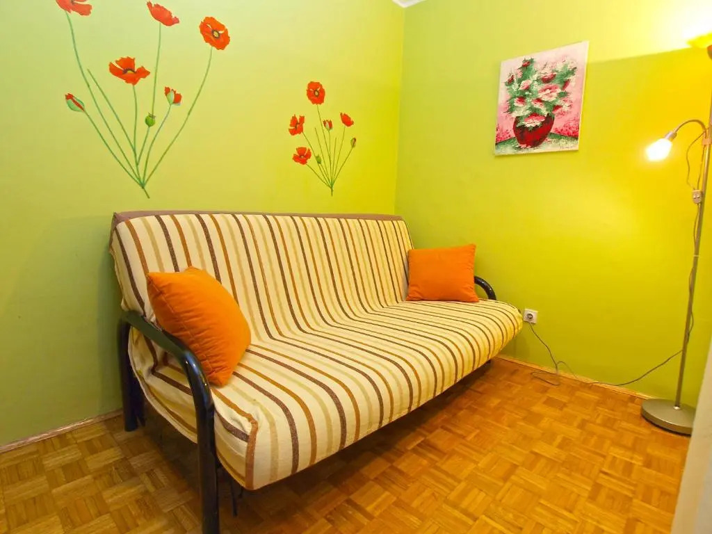 Apartment Gortanova 942