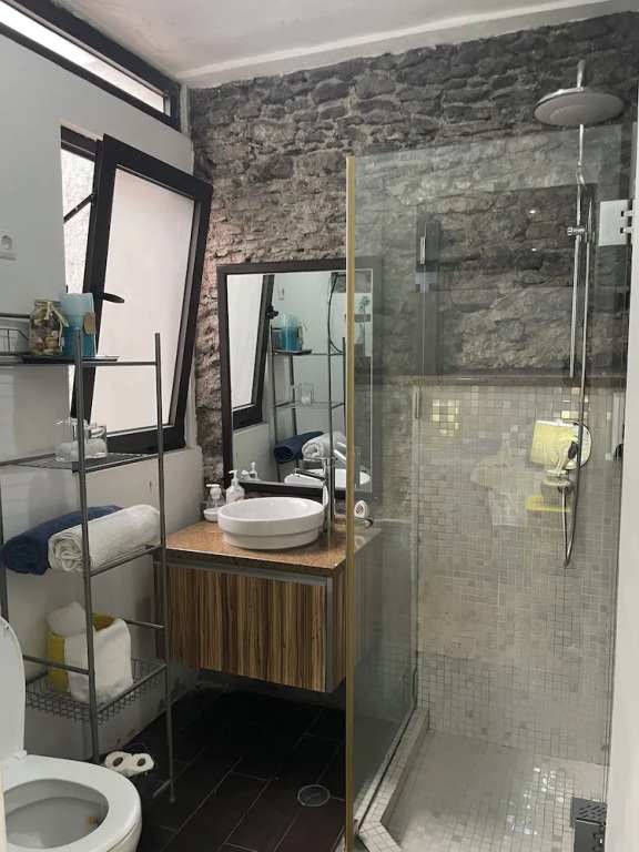 City Center Luxurious Studio Techas Place