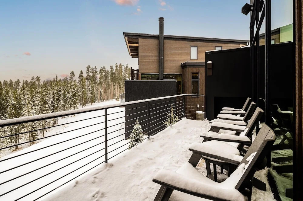 8a Treeline 5 Bedroom Home by Moonlight Basin Lodging