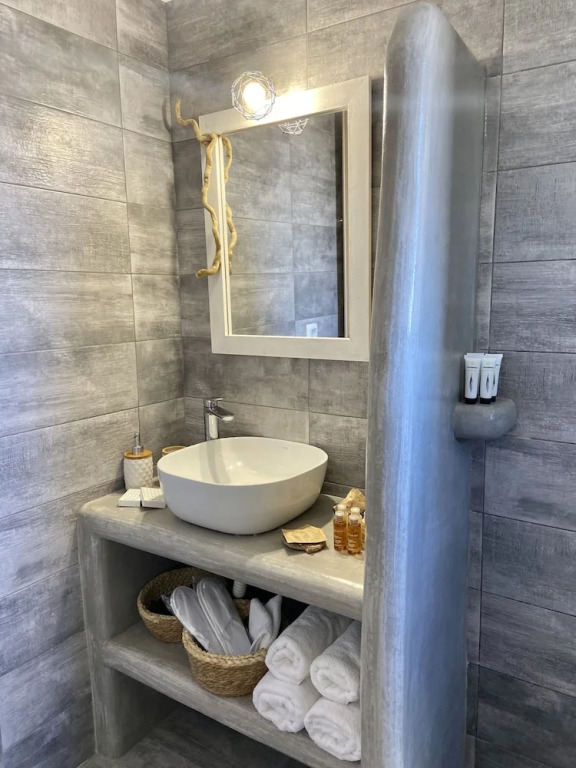 Aeron Suites