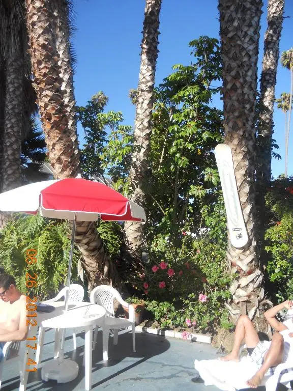 Tradewinds Airport Hotel