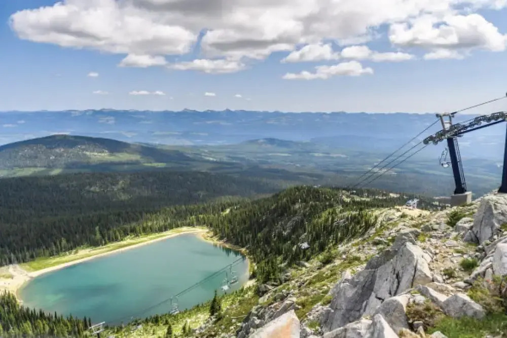 I Spy - Cozy Pet Friendly, Ski In/Ski Out Condo with Private Hot Tub