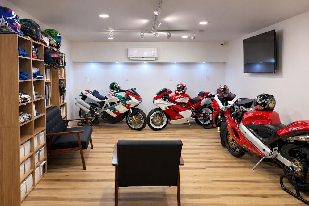 Motorcycle Inn