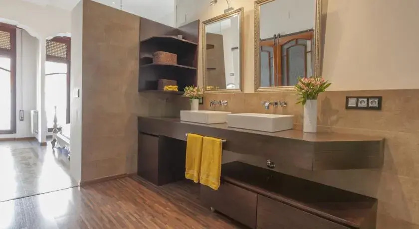 Spain Select Casa Benlliure