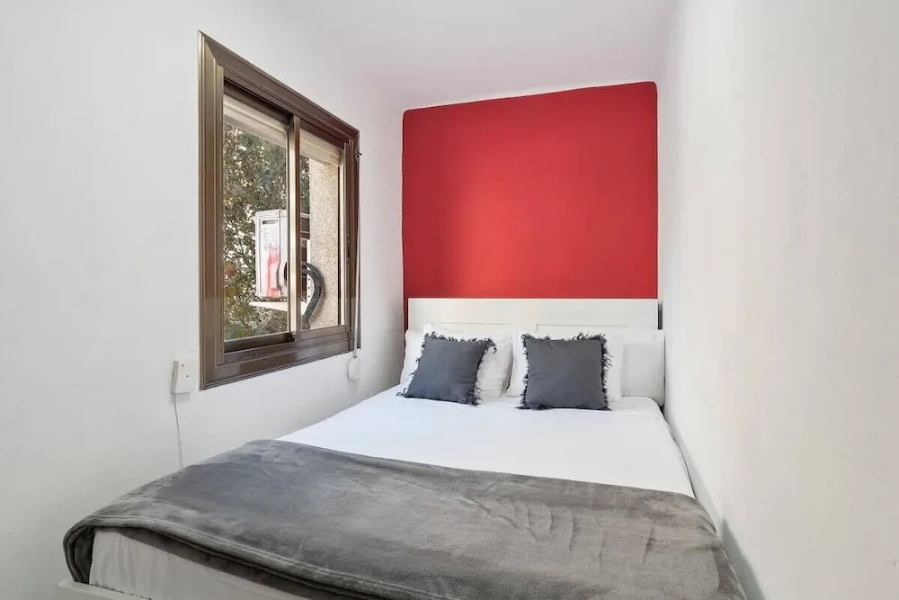 Comfortable 2 Bedroom Flat Near Florida Station