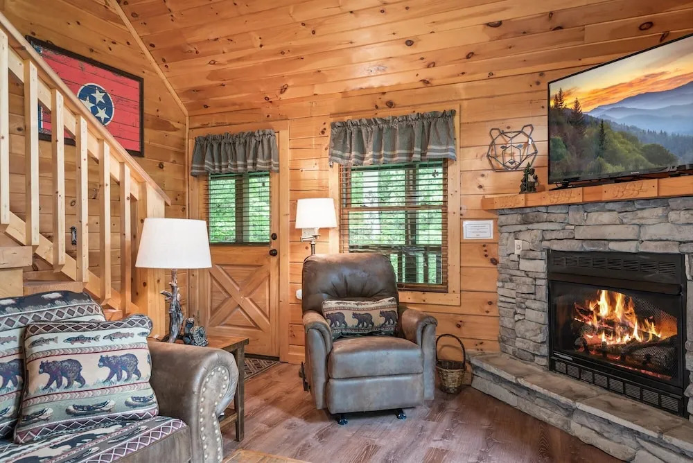 On Smoky Pond - 3 Br Cabin