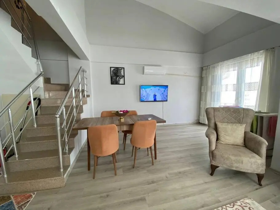 Lovely 3 Bedrooms Luxury APT with pool and Gym