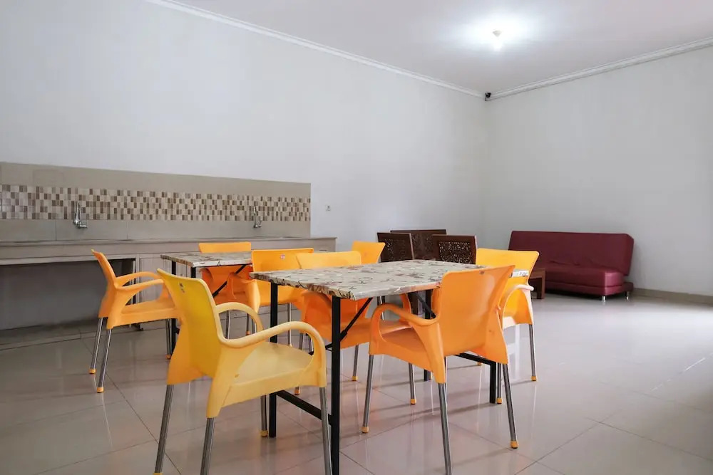 OYO 2231 D'kost