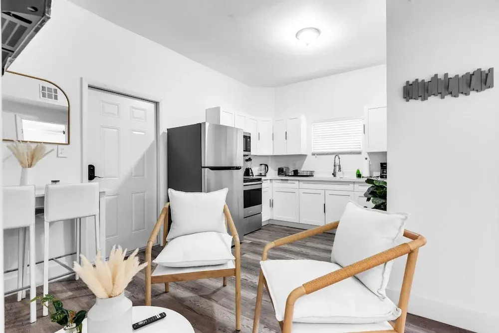 Stylish & Modern 4BD Home
