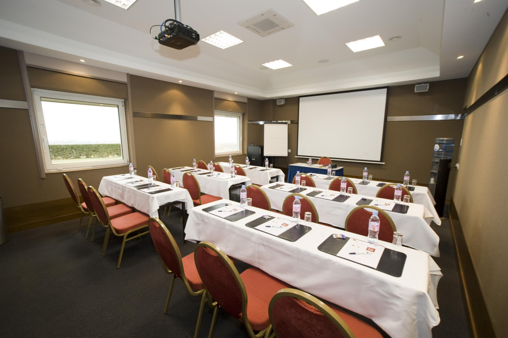 Everness Hotel & Resort