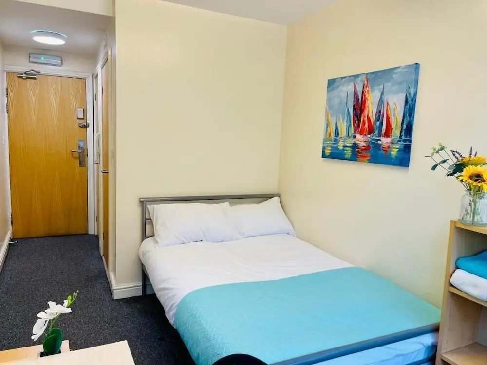 Sangha House - Ensuite Rooms with Shared Kitchen Facilities