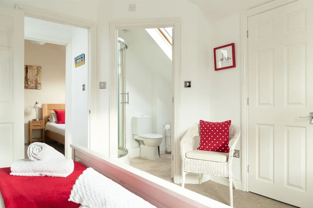 Bath Breaks Apartments