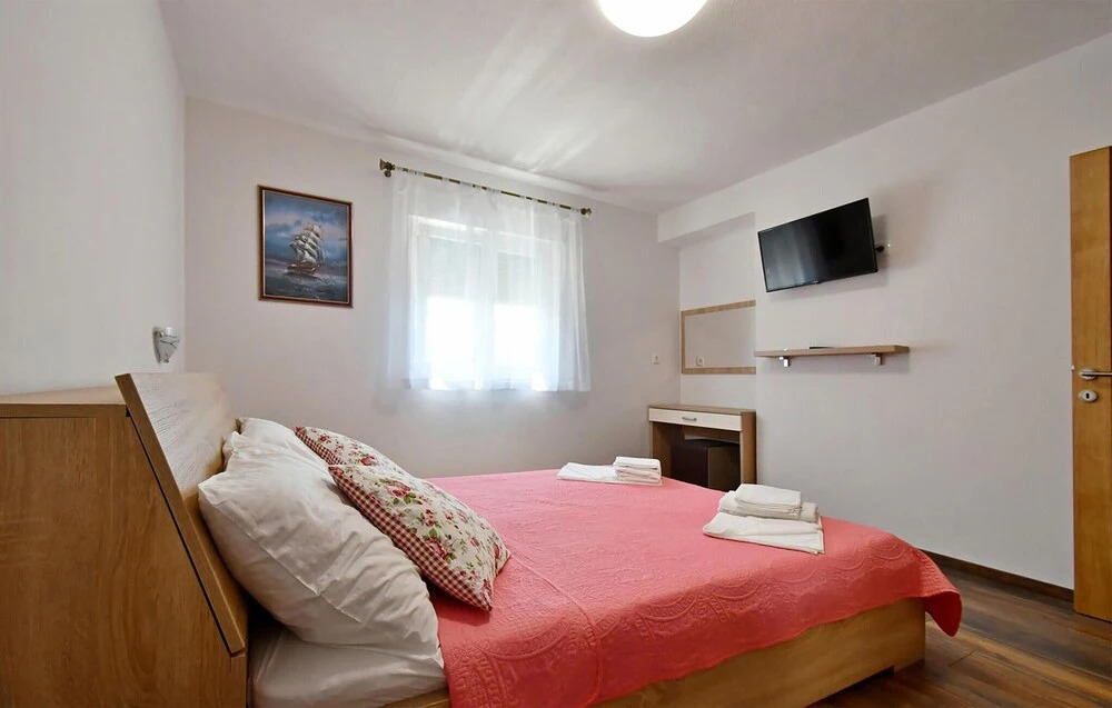 Nice Apartment in Banjol With 2 Bedrooms, Wifi and Outdoor Swimming Pool