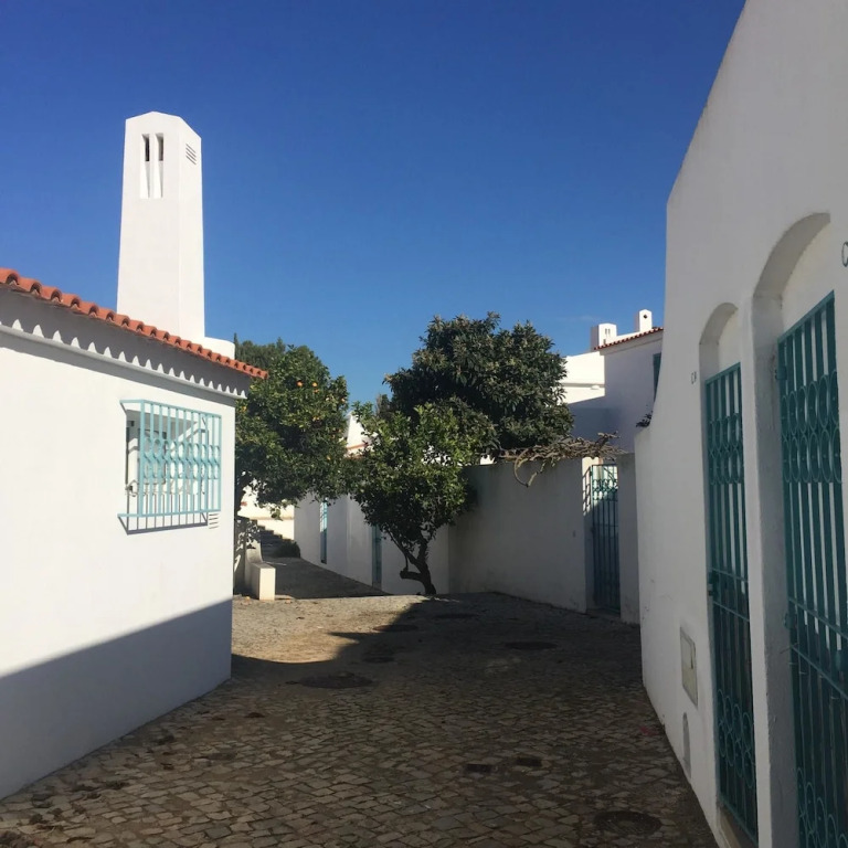 House With 4 Bedrooms in Alvor, With Wonderful sea View, Furnished Gar