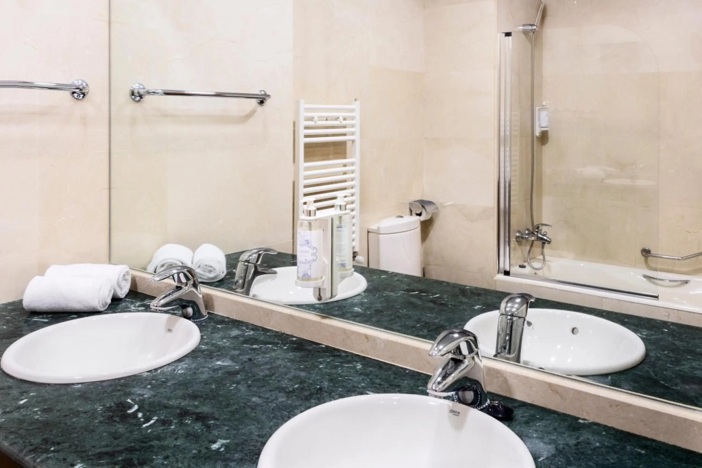 B&B HOTEL Madrid Aeropuerto T4