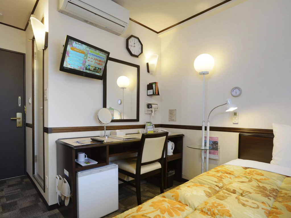 Toyoko Inn Osaka Tsutenkaku Mae
