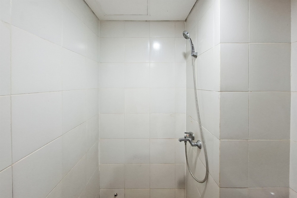 Studio Apartment Near Bojong Indah Station At Vittoria Residence