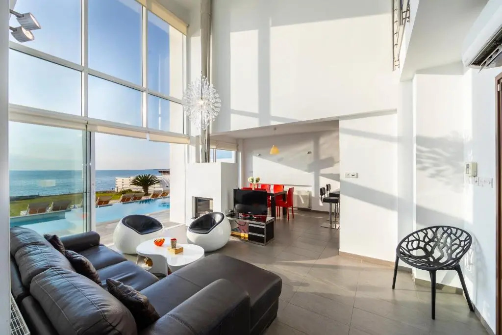 BLUE CORAL BEACH VILLAS three exclusive villas - Poseidon - Nautilus - Oceanos - and - Baby Coral bungalow