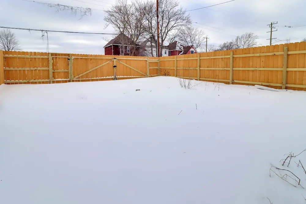 1 Mile to Henry Ford Hospital! Renovated Rental