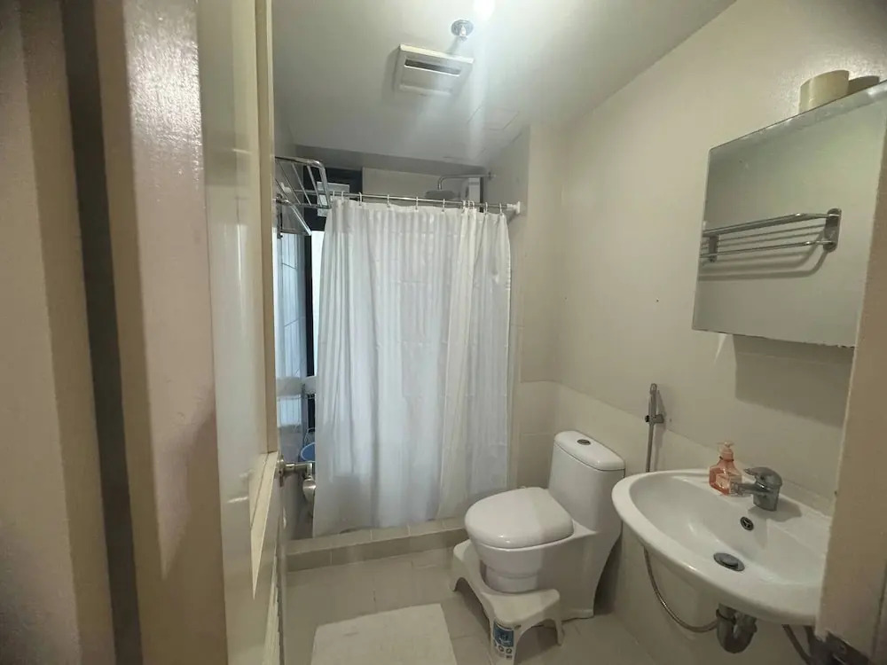 Flair Towers Condo near MRT Bonifacio and Shaw within Greenfields