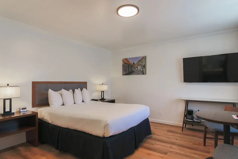 Solvang Inn & Cottages